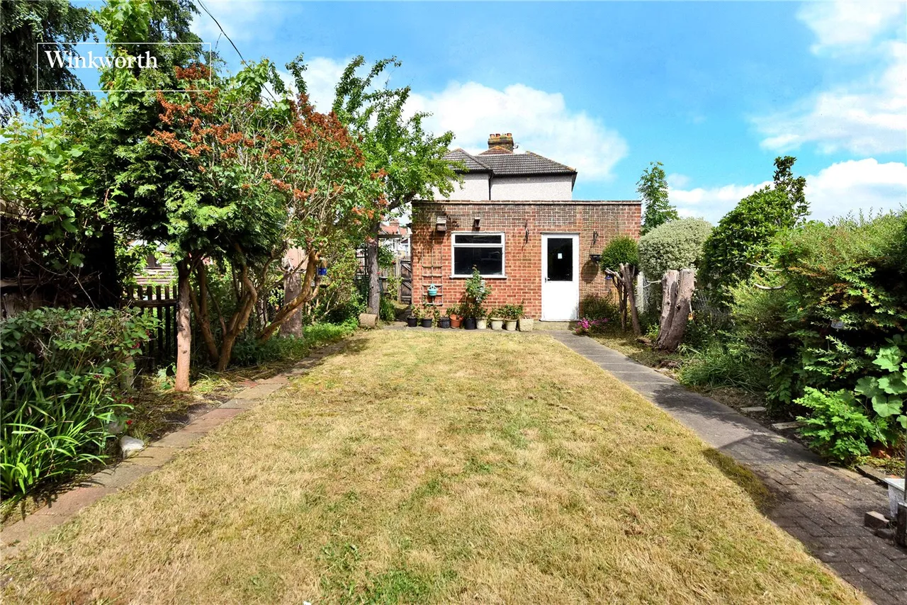 3 bed house for sale — Abbotts Road, Cheam, Sutton, SM3