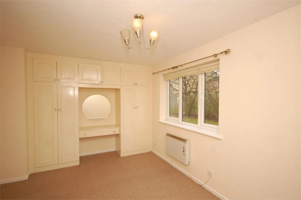 Chedworth Close, Ecton Brook, photo 4