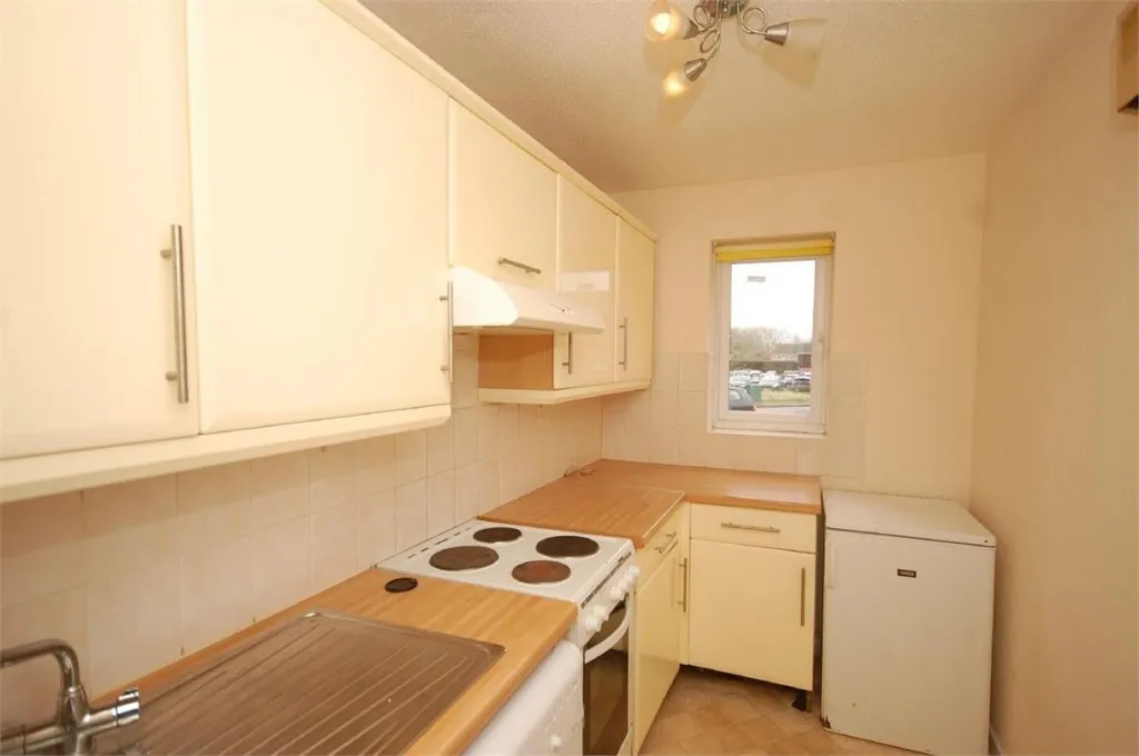 Chedworth Close, Ecton Brook, photo 3