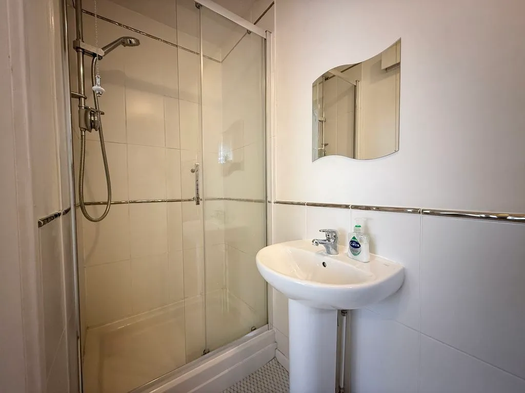 Chesterfield Crescent, Wing LU7 0TW, photo 8
