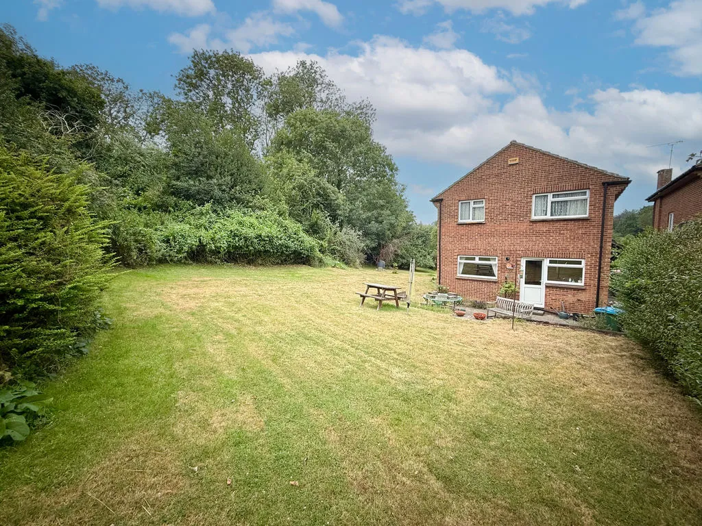 Chesterfield Crescent, Wing LU7 0TW, photo 15