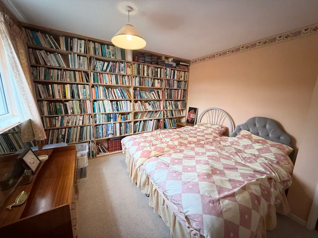 Chesterfield Crescent, Wing LU7 0TW, photo 10