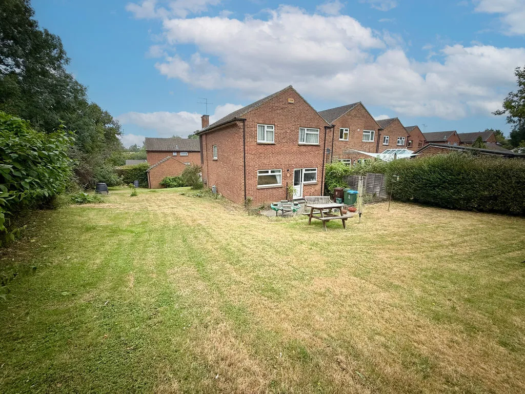 Chesterfield Crescent, Wing LU7 0TW, photo 14