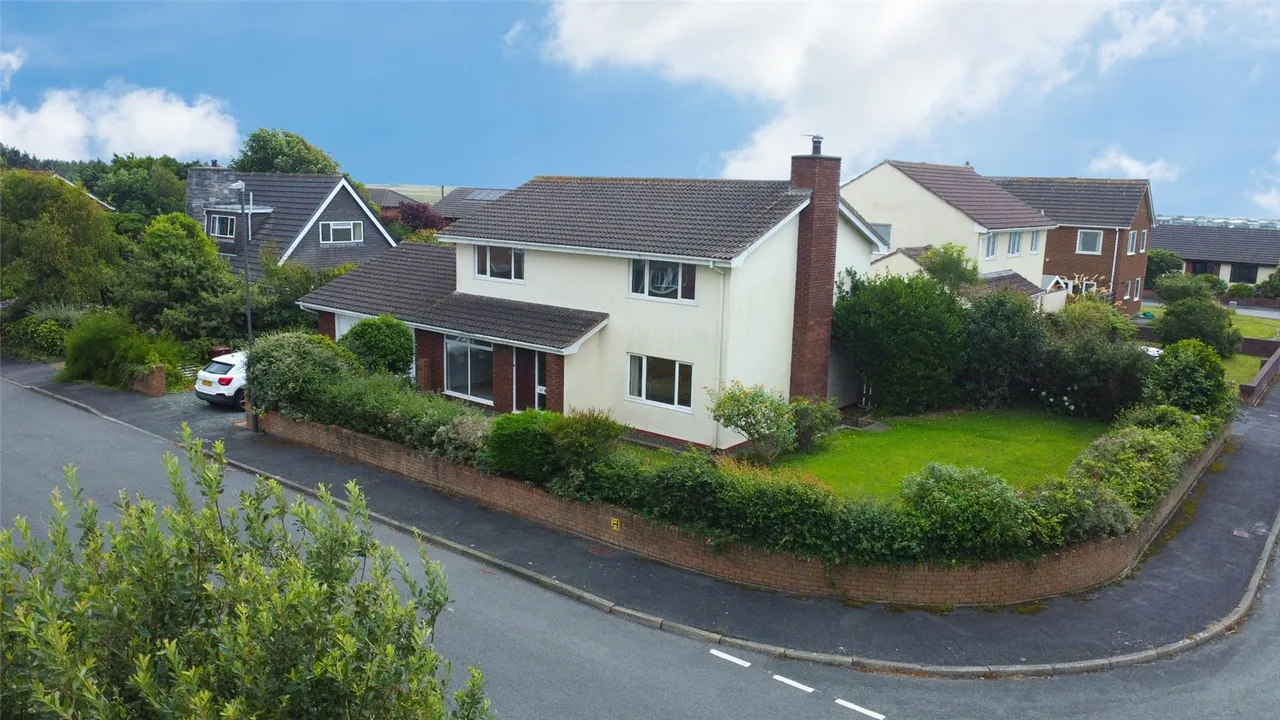 4 bed house for sale, Faenol Isaf, Tywyn