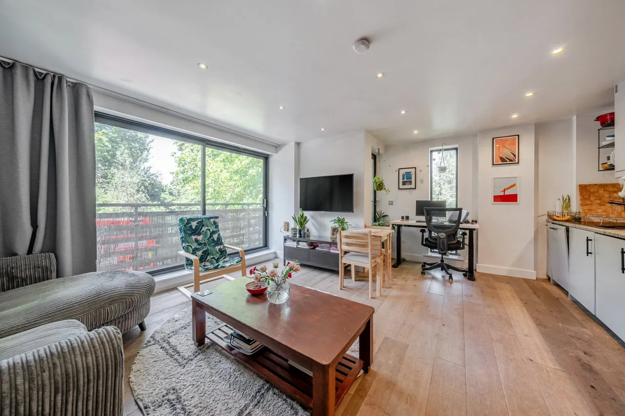 2 bed flat for sale — Denmark Hill, SE5