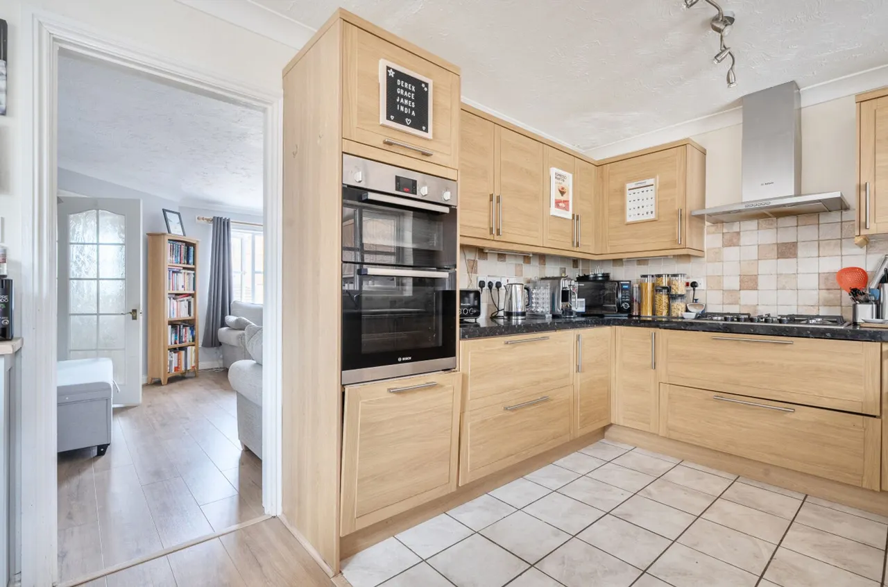 Shalbourne Crescent, Bracklesham Bay, PO20, photo 2