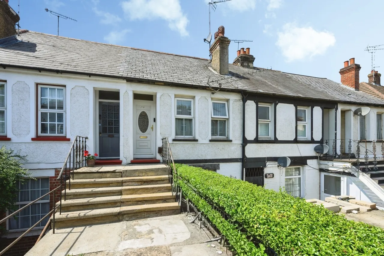 1 bed flat for sale — Godstone Road, Whyteleafe, Surrey, CR3