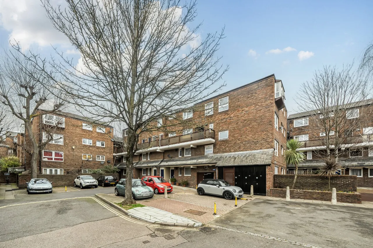 2 bed flat for sale — Pollitt Drive, St Johns Wood, London, NW8