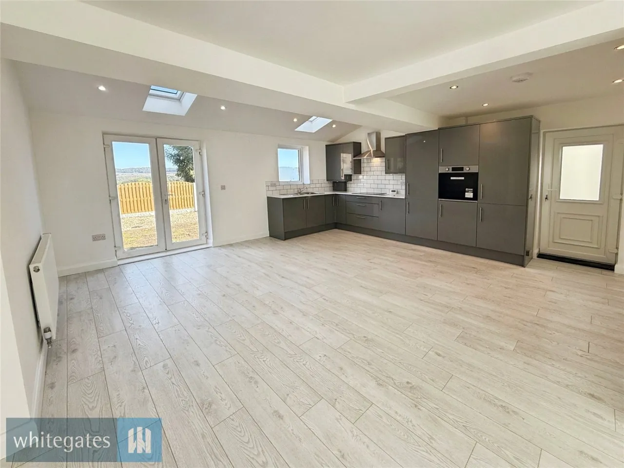 Windsor Avenue, Darton, S75, photo 3