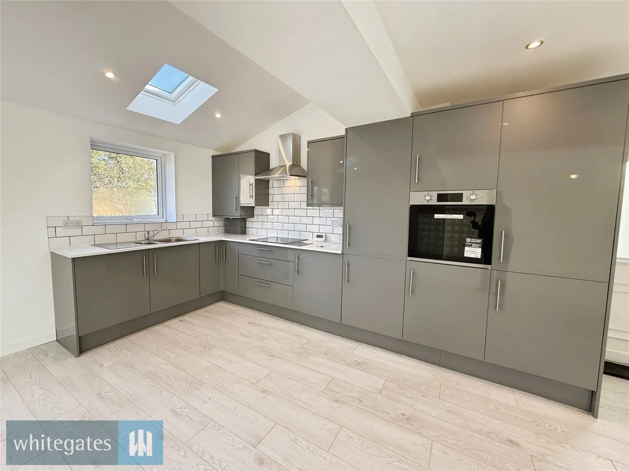Windsor Avenue, Darton, S75, photo 2