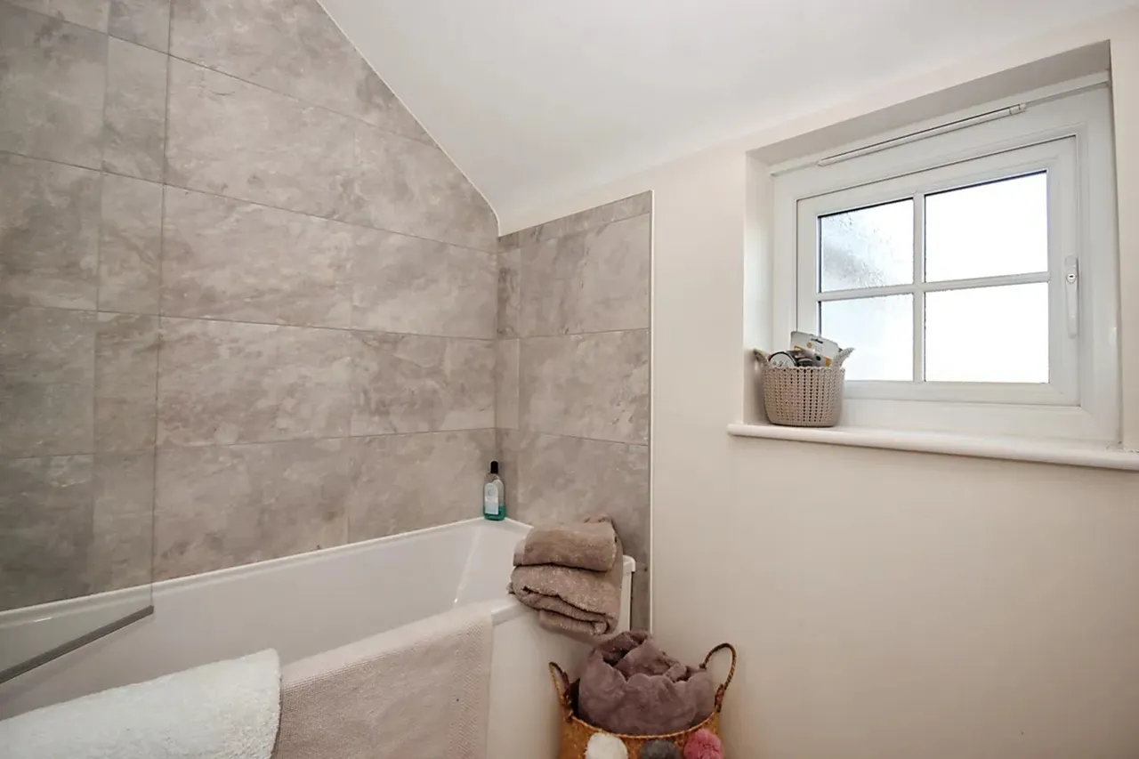 Augustus Close, Nuneaton, CV11, photo 12