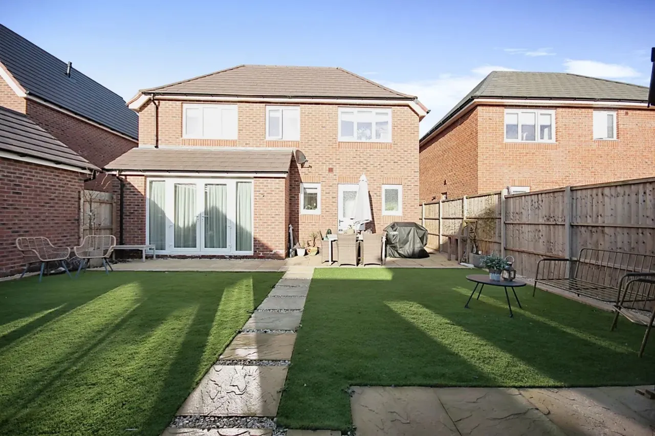 Augustus Close, Nuneaton, CV11, photo 16