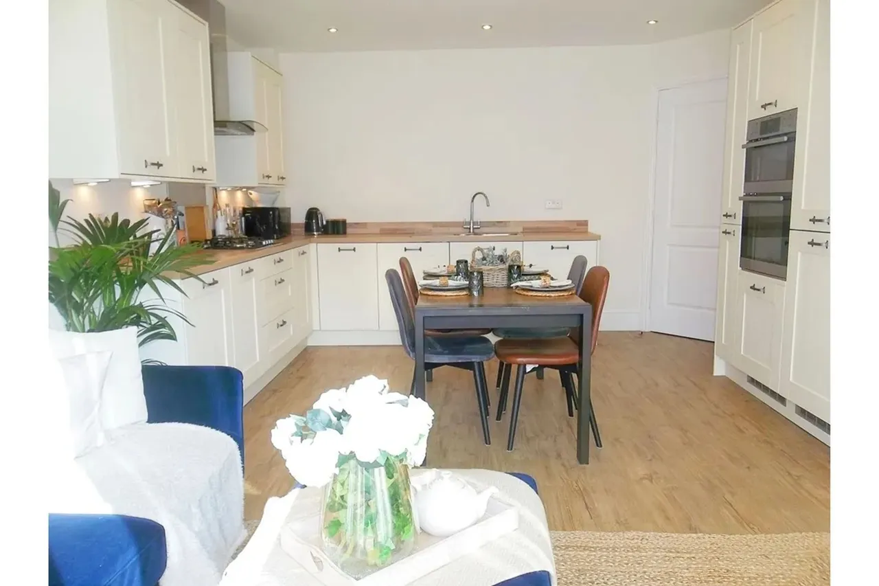 Augustus Close, Nuneaton, CV11, photo 3