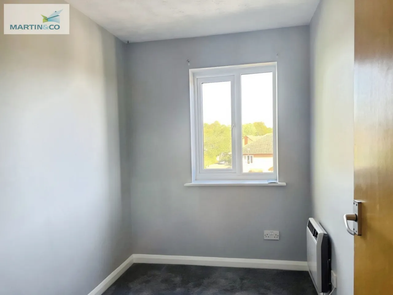 Longworth Close, photo 6