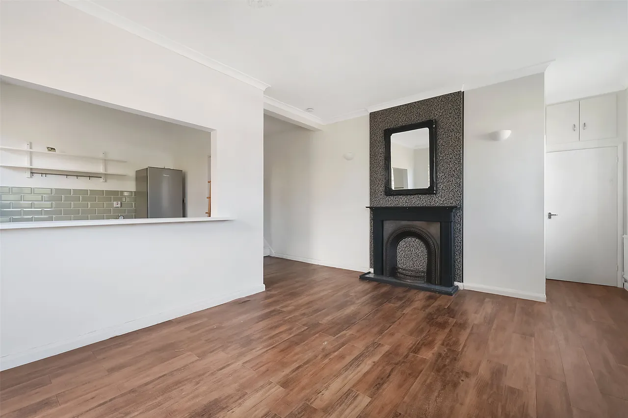 Parsonage Lane, Westcott, RH4, photo 3