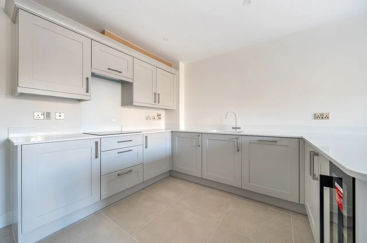 Locks Road, Locks Heath, SO31, photo 2