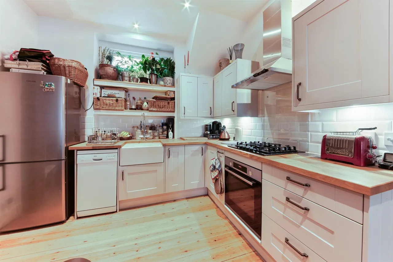 Axminster Road, London, photo 3