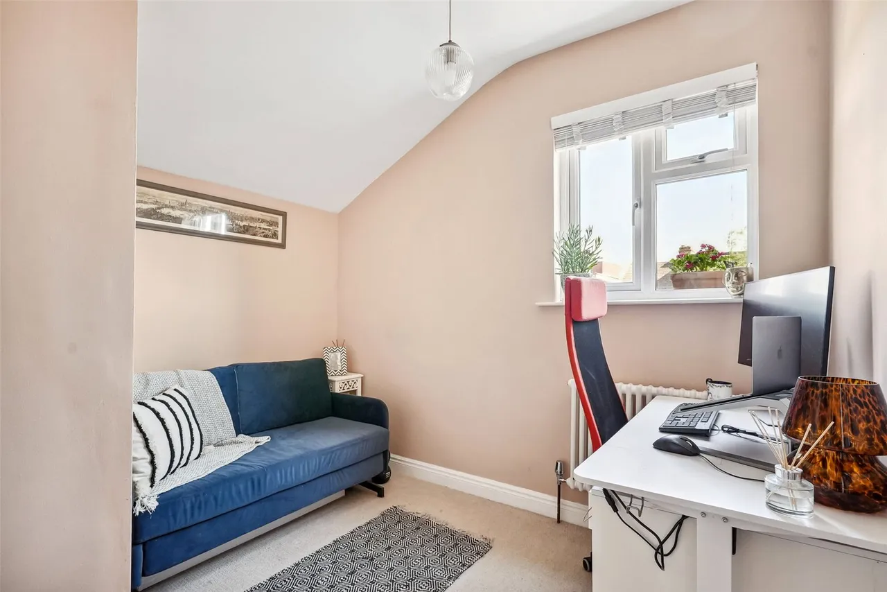 Gould Road, Twickenham, TW2 6RN, photo 10