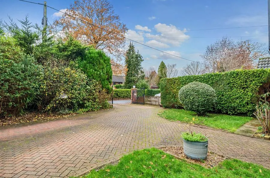 Nash Grove Lane, Finchampstead, RG40, photo 13