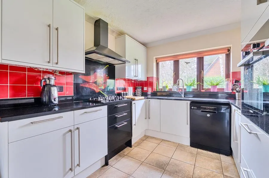 Nash Grove Lane, Finchampstead, RG40, photo 2