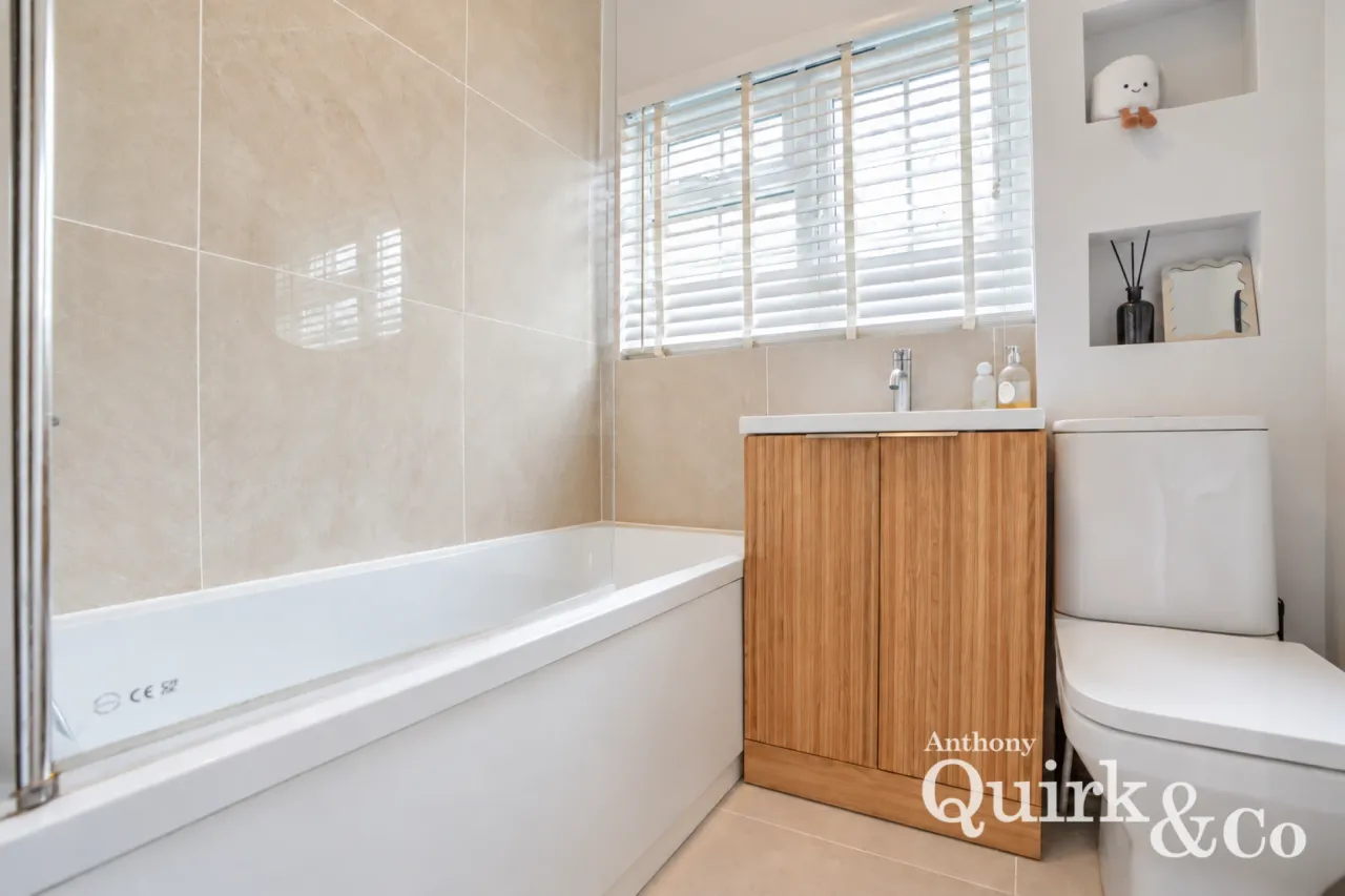 Bradley Close, Benfleet, SS7, photo 15