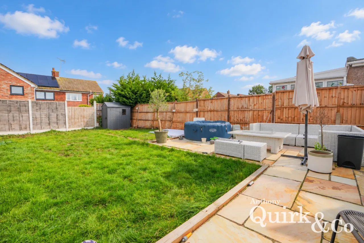 Bradley Close, Benfleet, SS7, photo 17