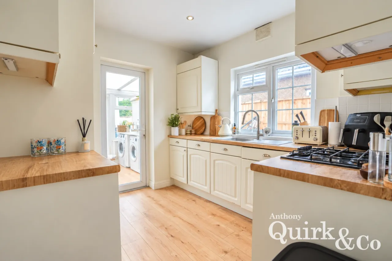 Bradley Close, Benfleet, SS7, photo 6