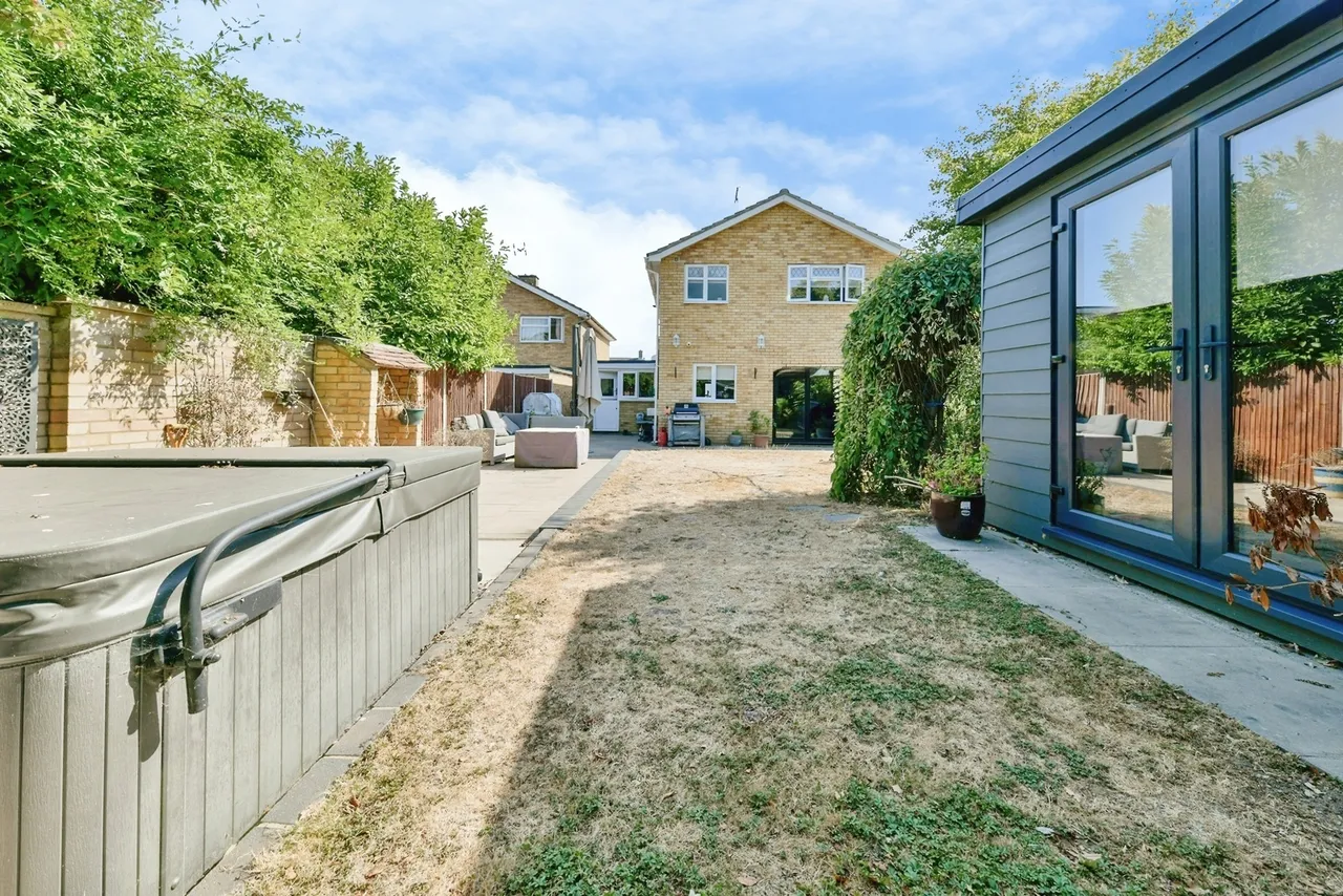 Wellington Road, STEVENAGE, Hertfordshire, SG2, photo 28