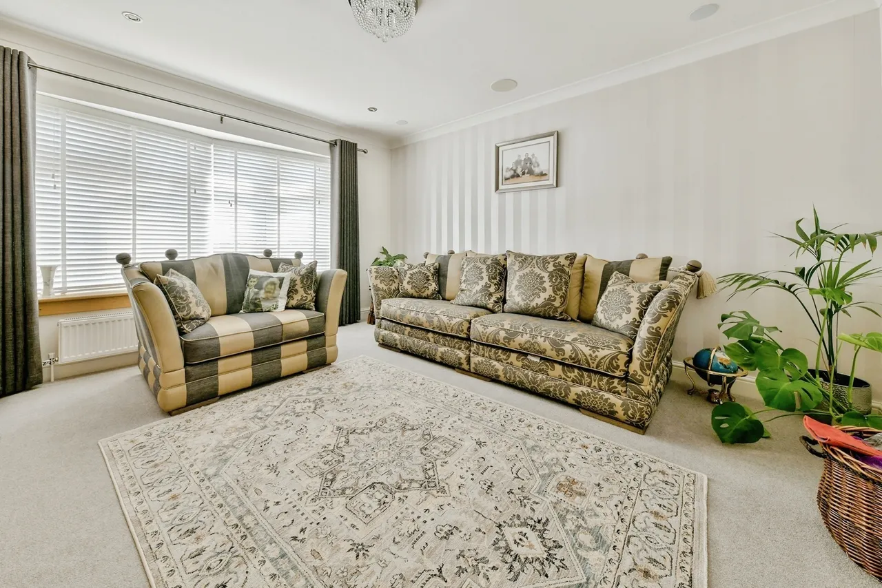 Wellington Road, STEVENAGE, Hertfordshire, SG2, photo 6