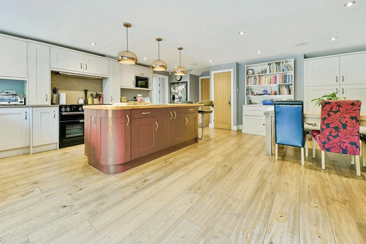 Wellington Road, STEVENAGE, Hertfordshire, SG2, photo 5