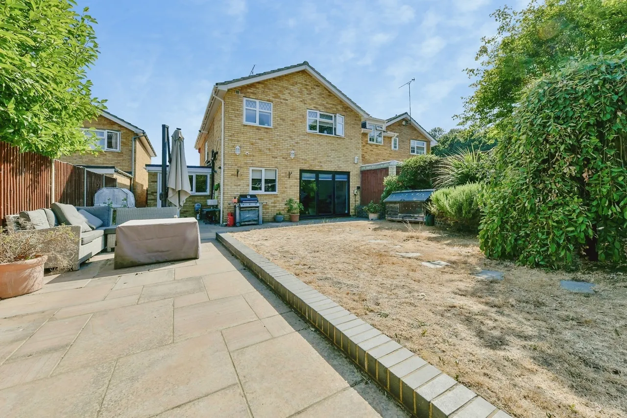 Wellington Road, STEVENAGE, Hertfordshire, SG2, photo 27