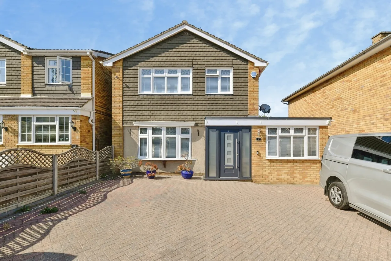 3 bed house for sale — Wellington Road, STEVENAGE, Hertfordshire, SG2