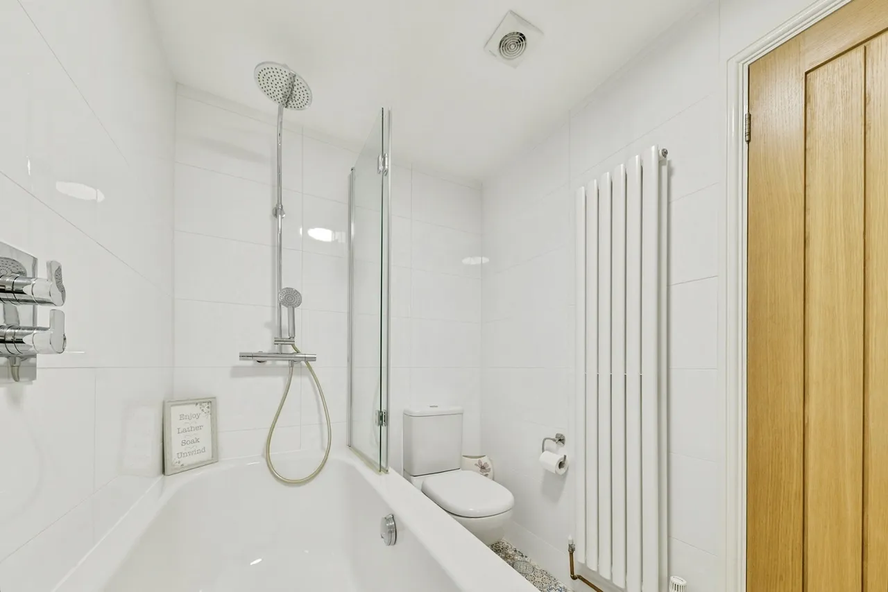 Wellington Road, STEVENAGE, Hertfordshire, SG2, photo 22