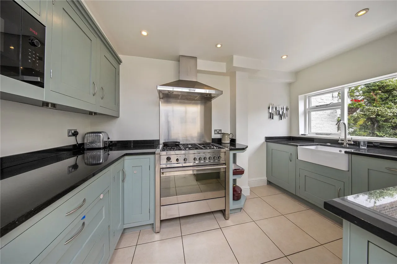 Albert Road, Richmond, TW10, photo 6