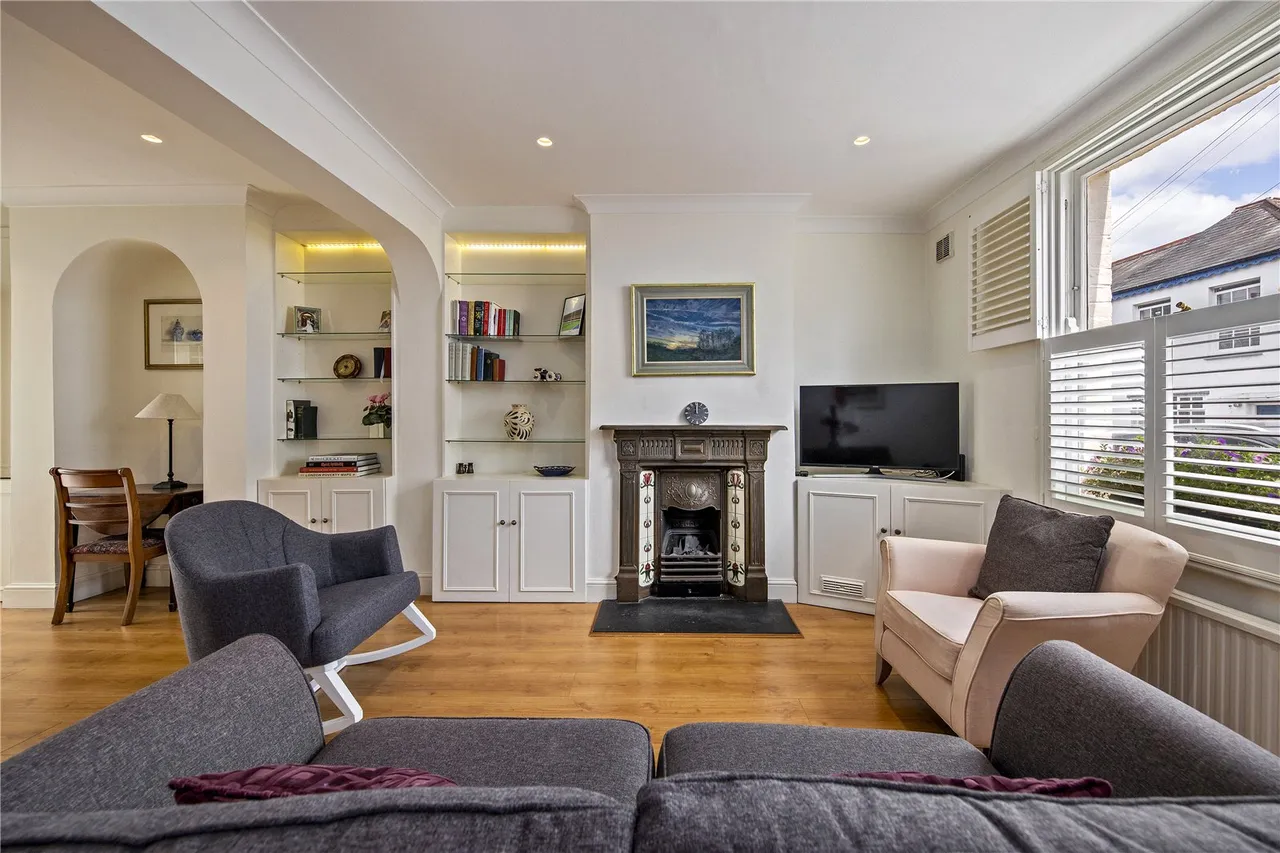 Albert Road, Richmond, TW10, photo 2