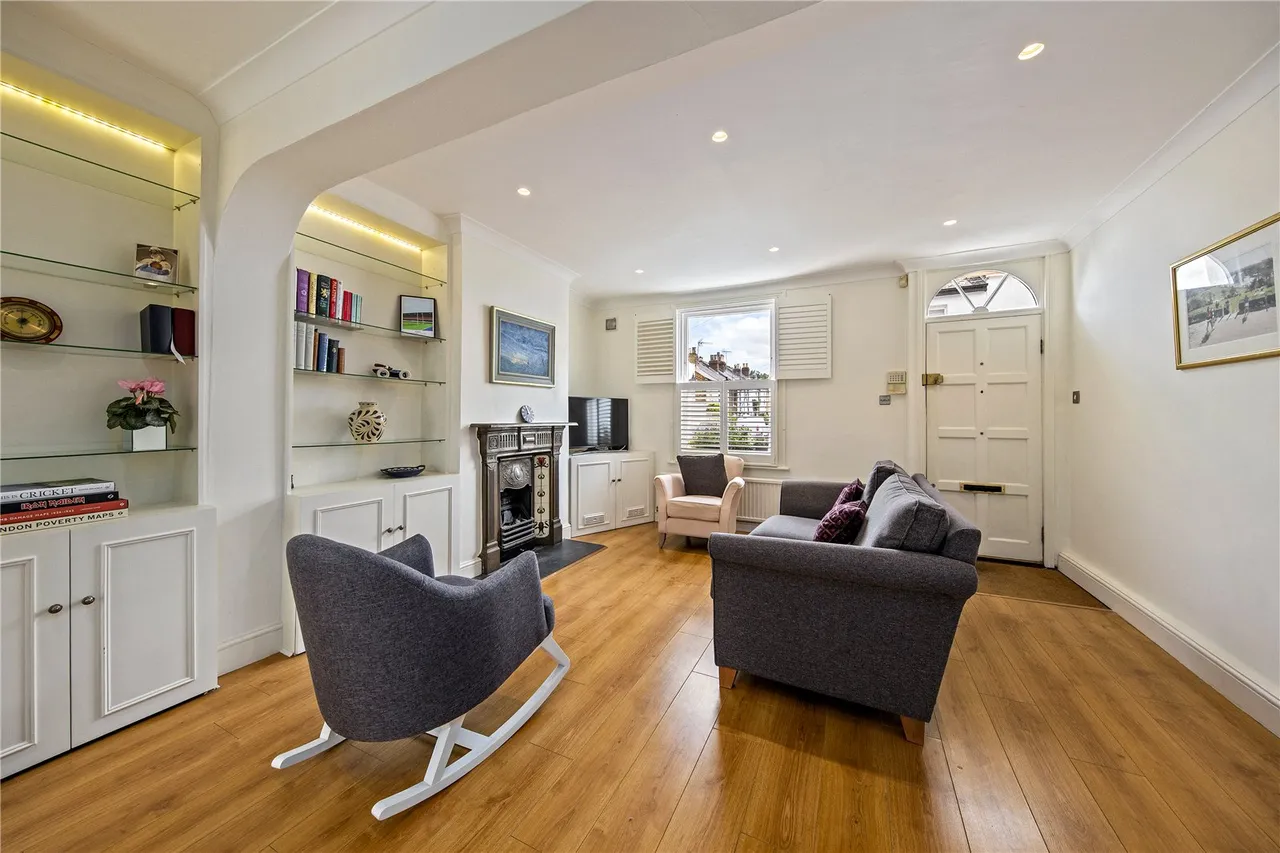 Albert Road, Richmond, TW10, photo 3
