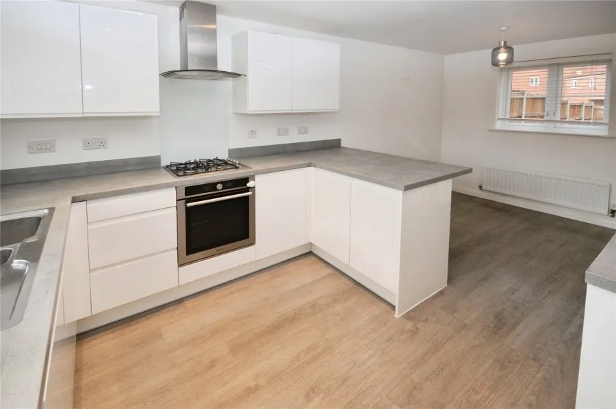 House Under Offer with 3 bedrooms in Bishop's Stortford, CM23, photo 5