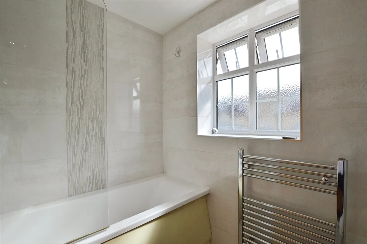 Foxleigh Grange, Bisley, Woking, Surr..., photo 11