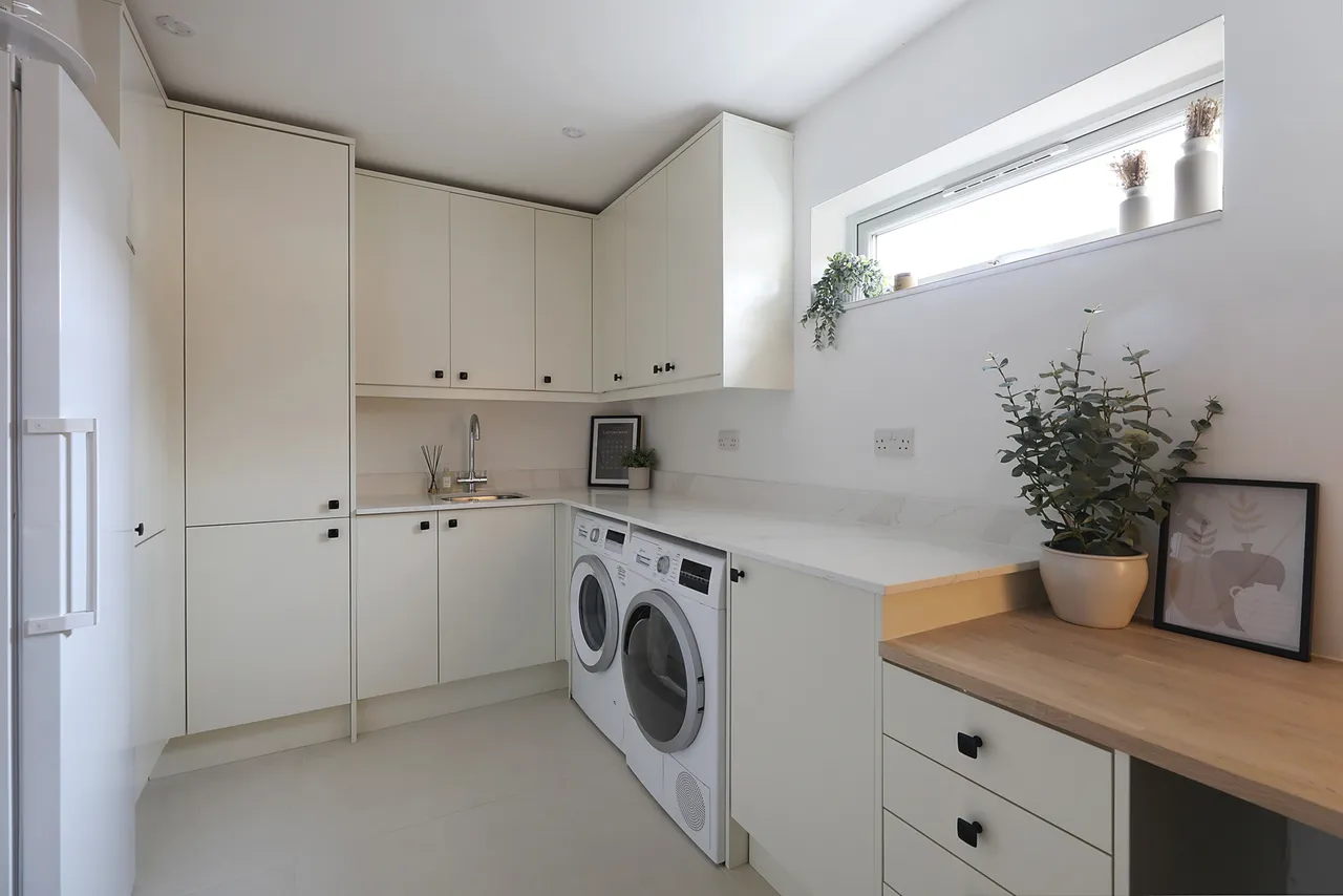 Woodroyd Avenue, Horley, RH6, photo 18