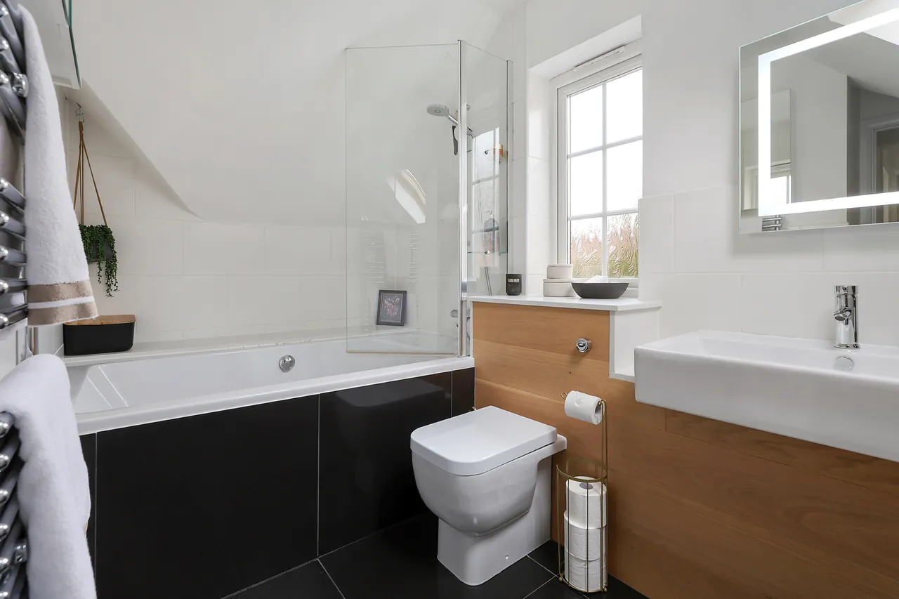 Woodroyd Avenue, Horley, RH6, photo 13