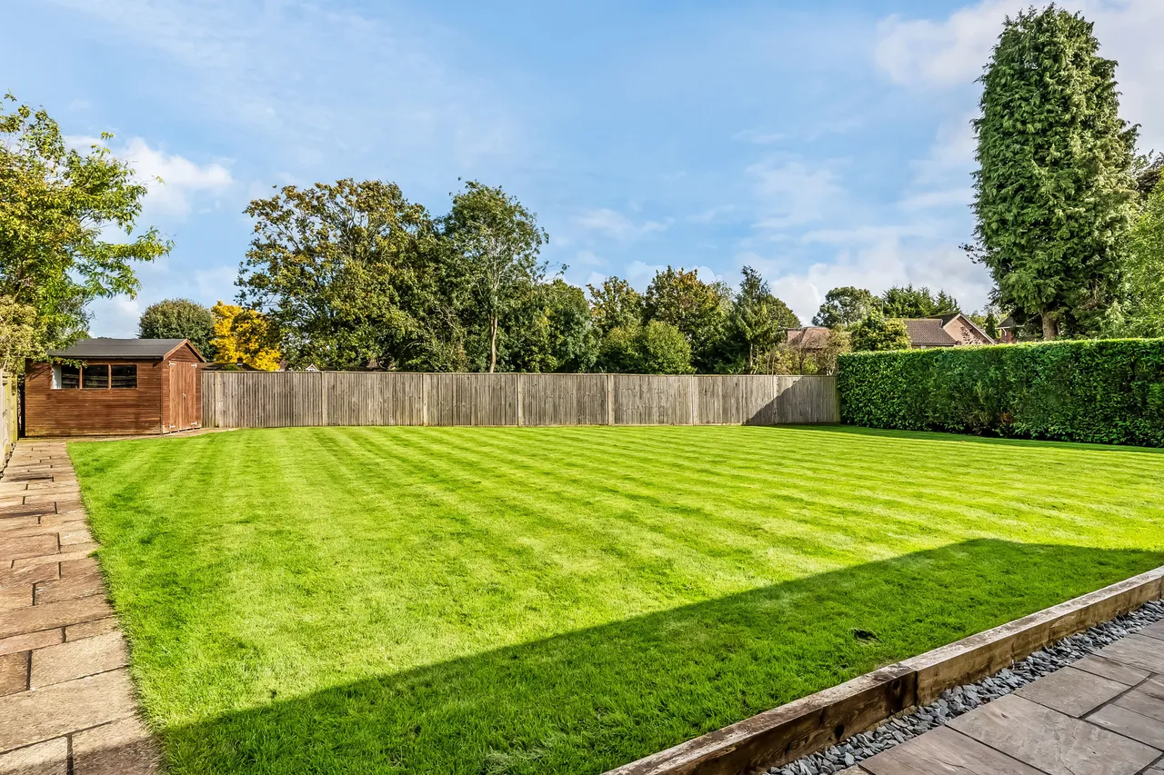 Woodroyd Avenue, Horley, RH6, photo 6