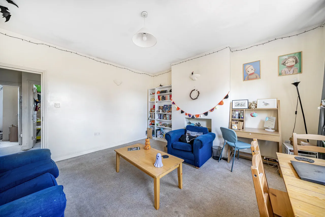 Flat 2, 155 Cricklewood Broadway, London, photo 11