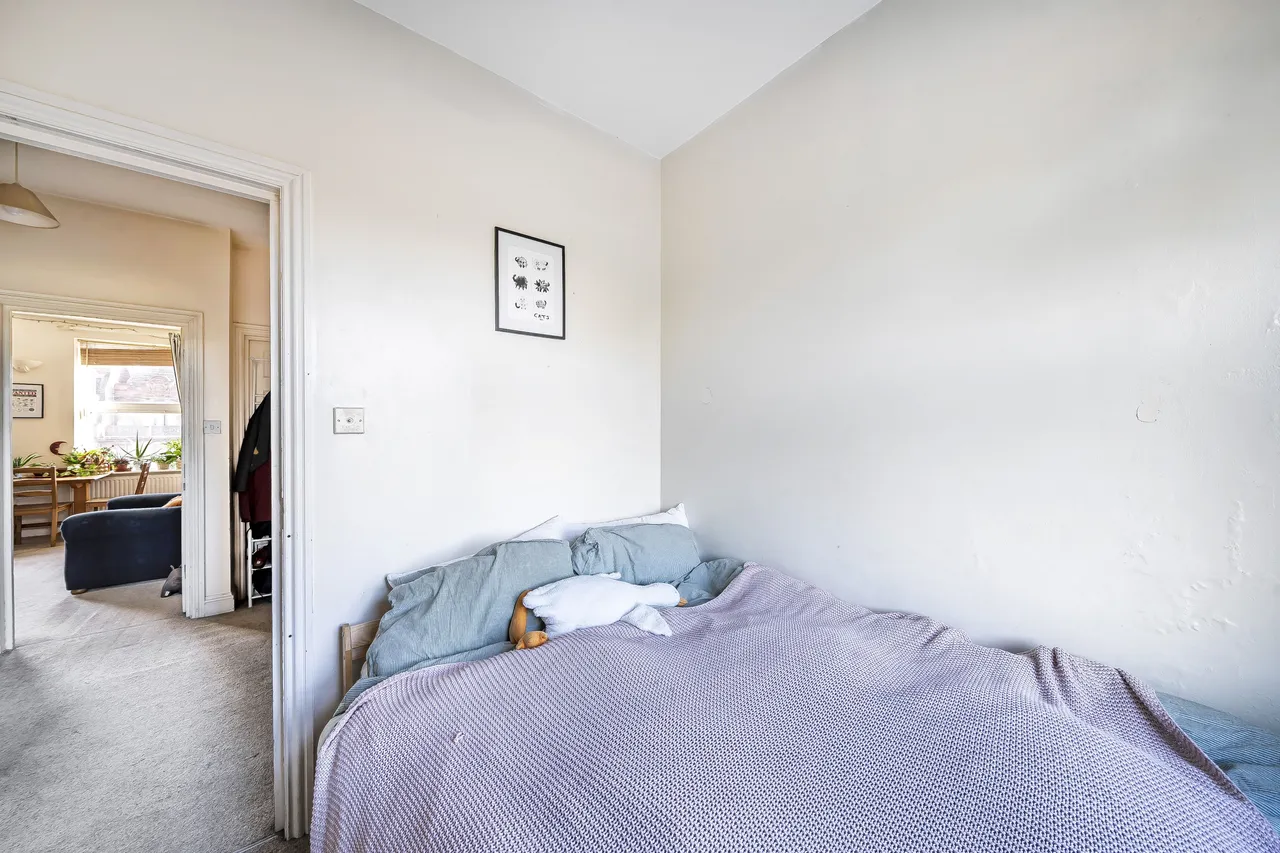 Flat 2, 155 Cricklewood Broadway, London, photo 6