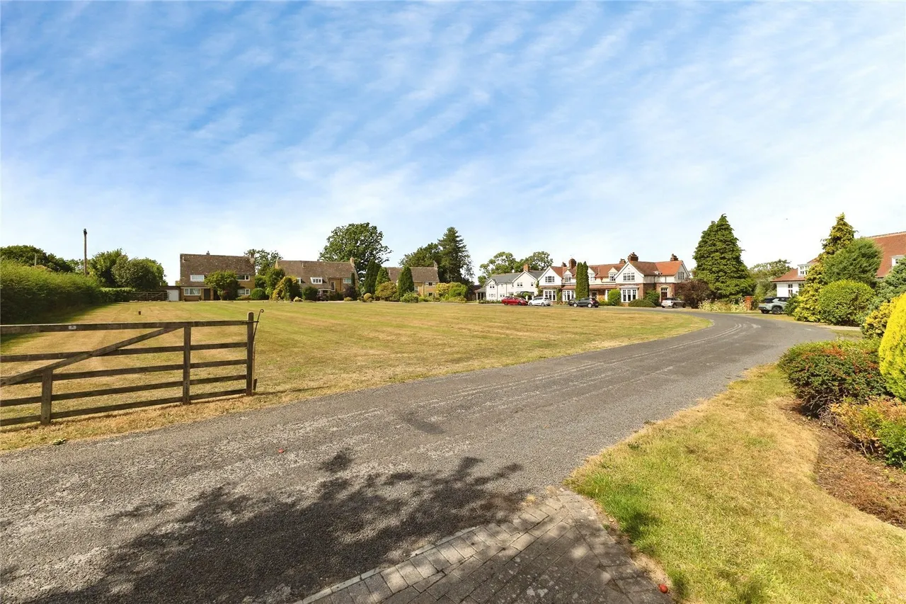 The Crescent, Carlton-In-Cleveland, TS9, photo 23