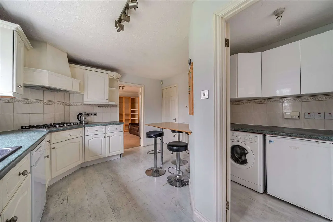 Bankside, Dunton Green, Sevenoaks, Kent, TN13 2UA, photo 3