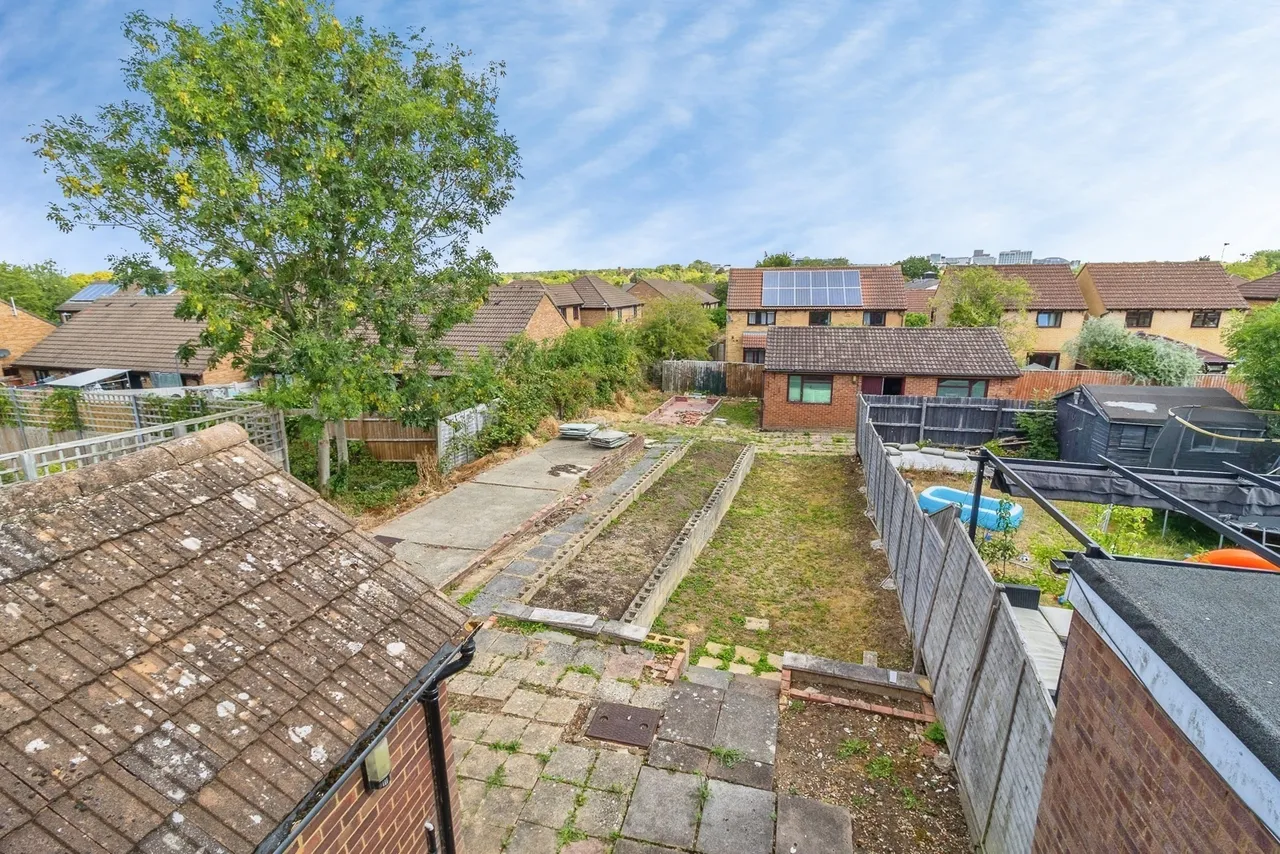 London Road, Loughton, Milton Keynes, Buckinghamshire, MK5, photo 3