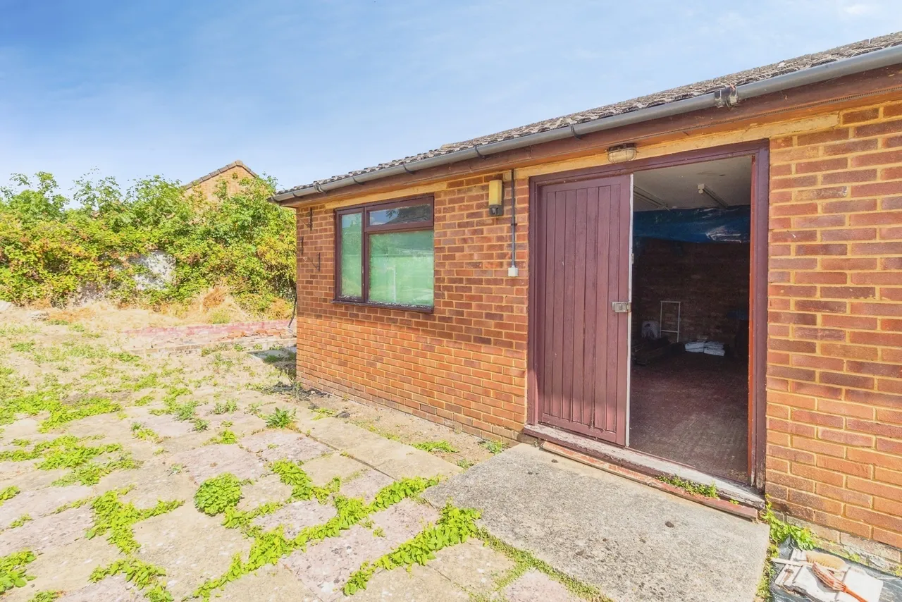 London Road, Loughton, Milton Keynes, Buckinghamshire, MK5, photo 18
