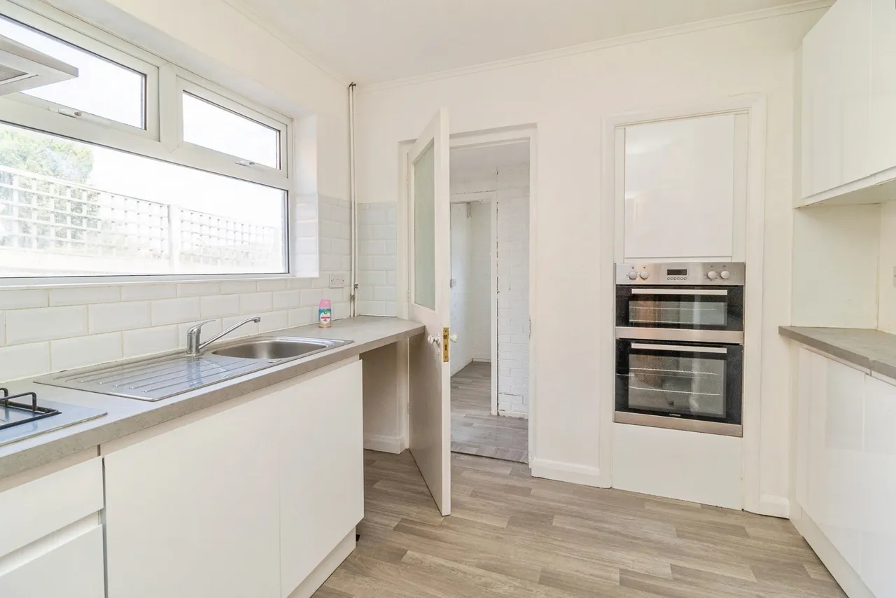 London Road, Loughton, Milton Keynes, Buckinghamshire, MK5, photo 4