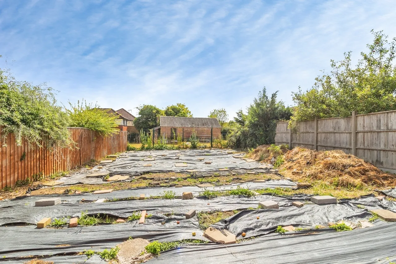 London Road, Loughton, Milton Keynes, Buckinghamshire, MK5, photo 20