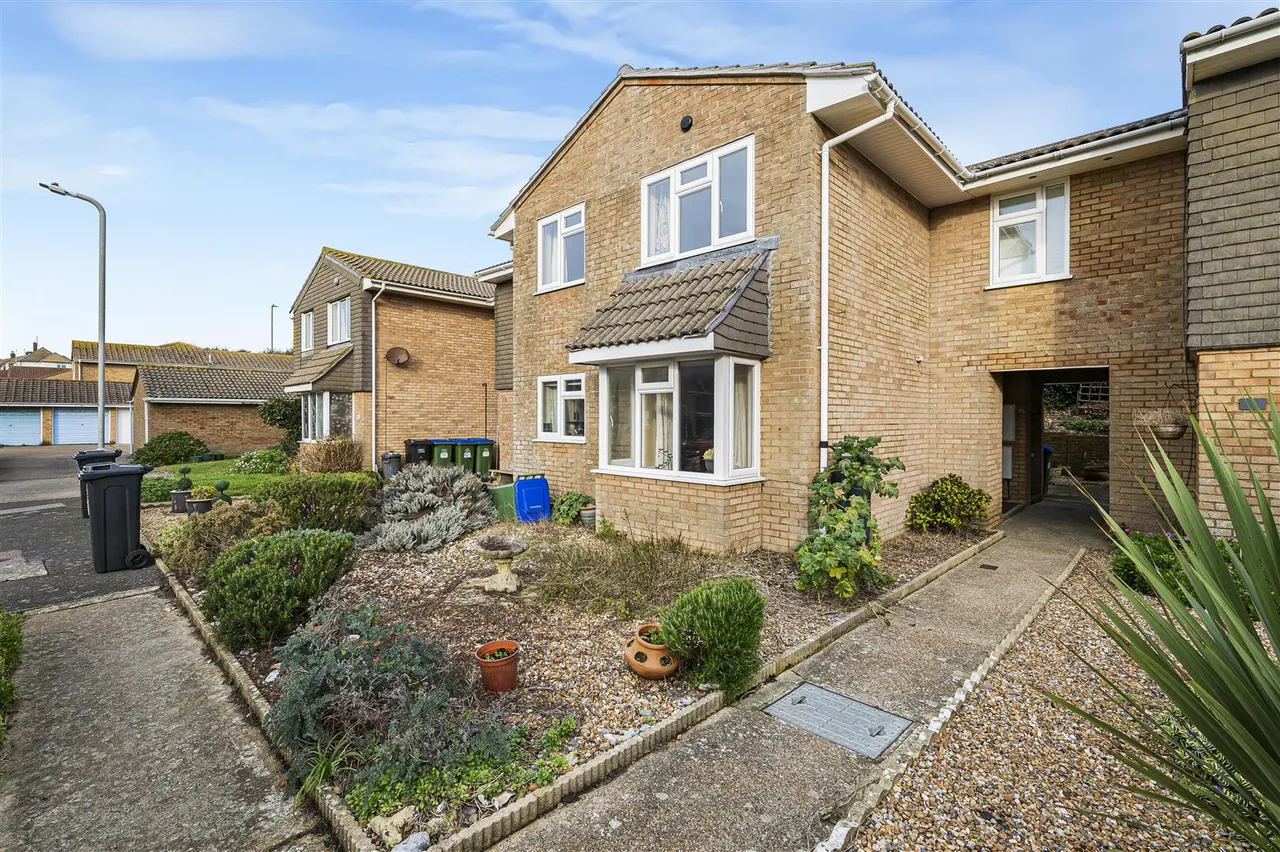 1 bed house for sale, St. Crispians, Seaford
